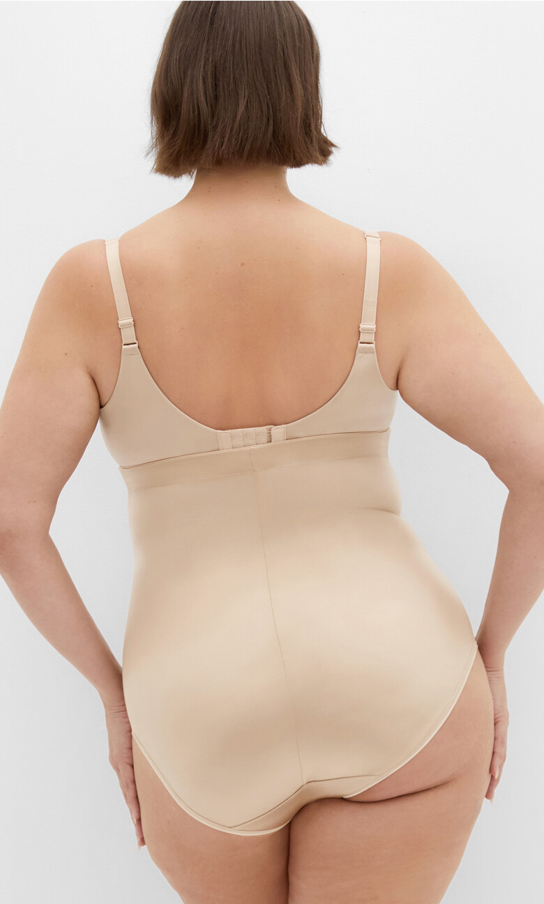 Smooth & Chic Control Brief - latte
