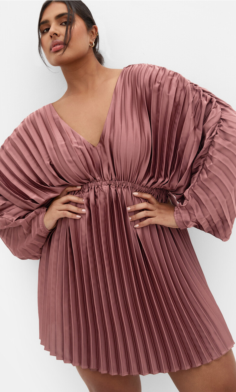 Plus Size Chloe Pleat Dress - mocha