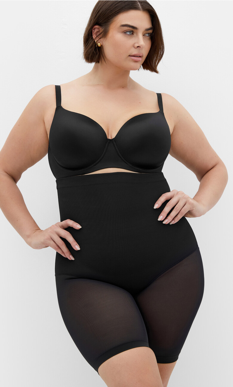 Power Mesh Short - black