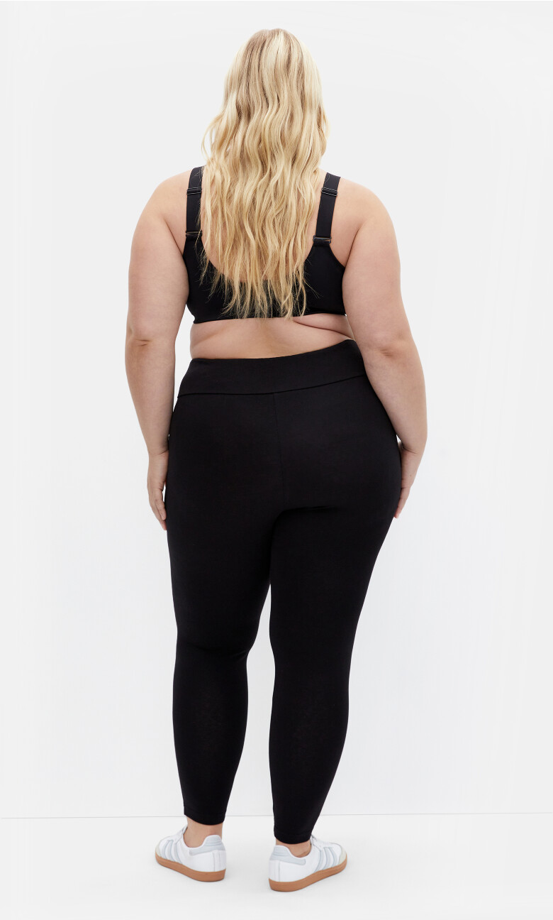 Shapely Wireless Sport Bra - black