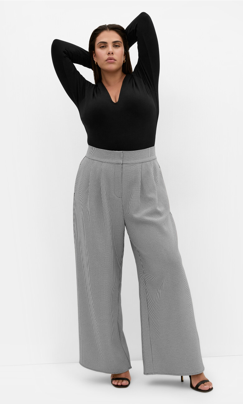 Plus Size Karla Houndstooth Pant - print