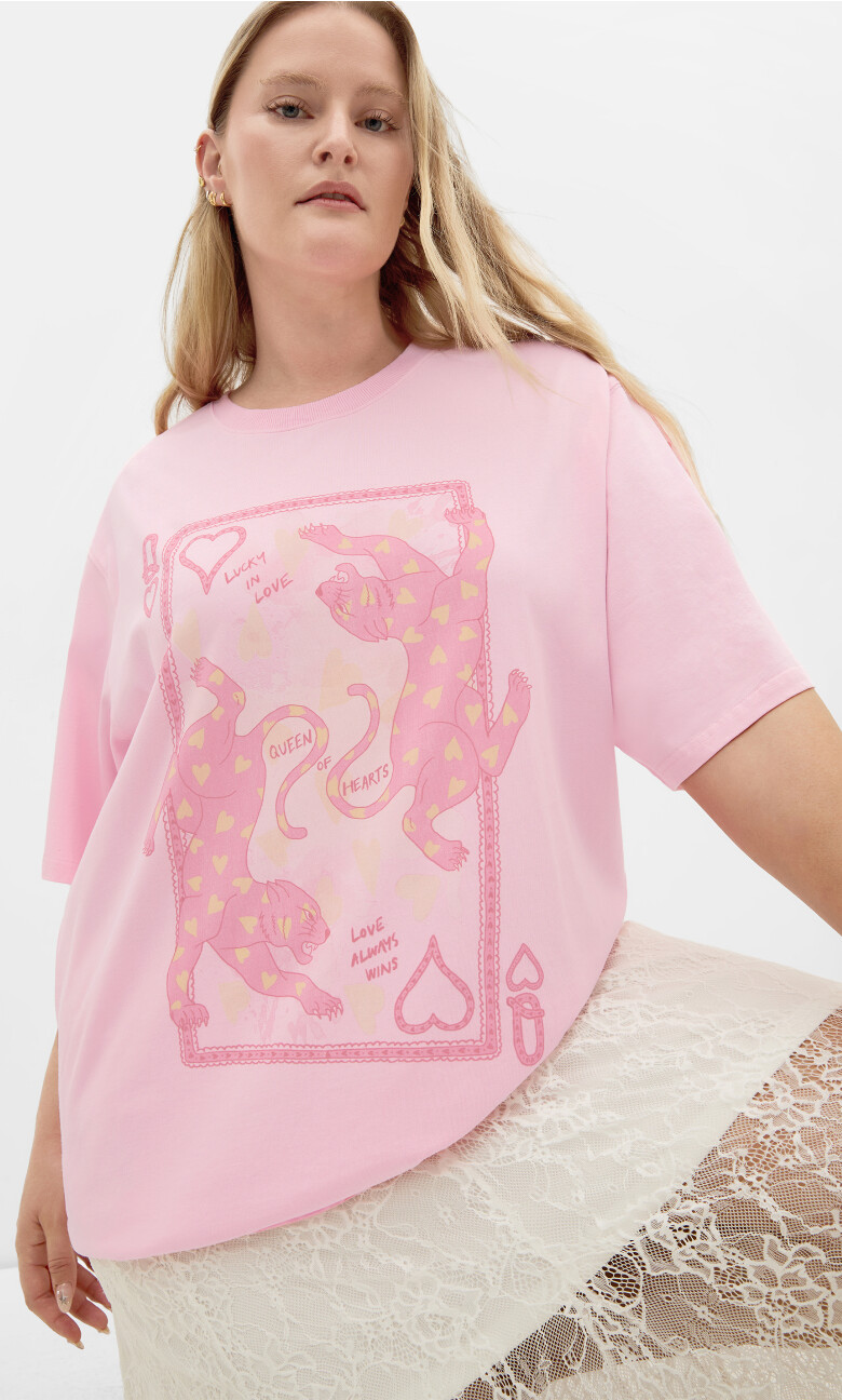 Plus Size Queen Of Hearts Oversized Tee - pink (UPDATED)