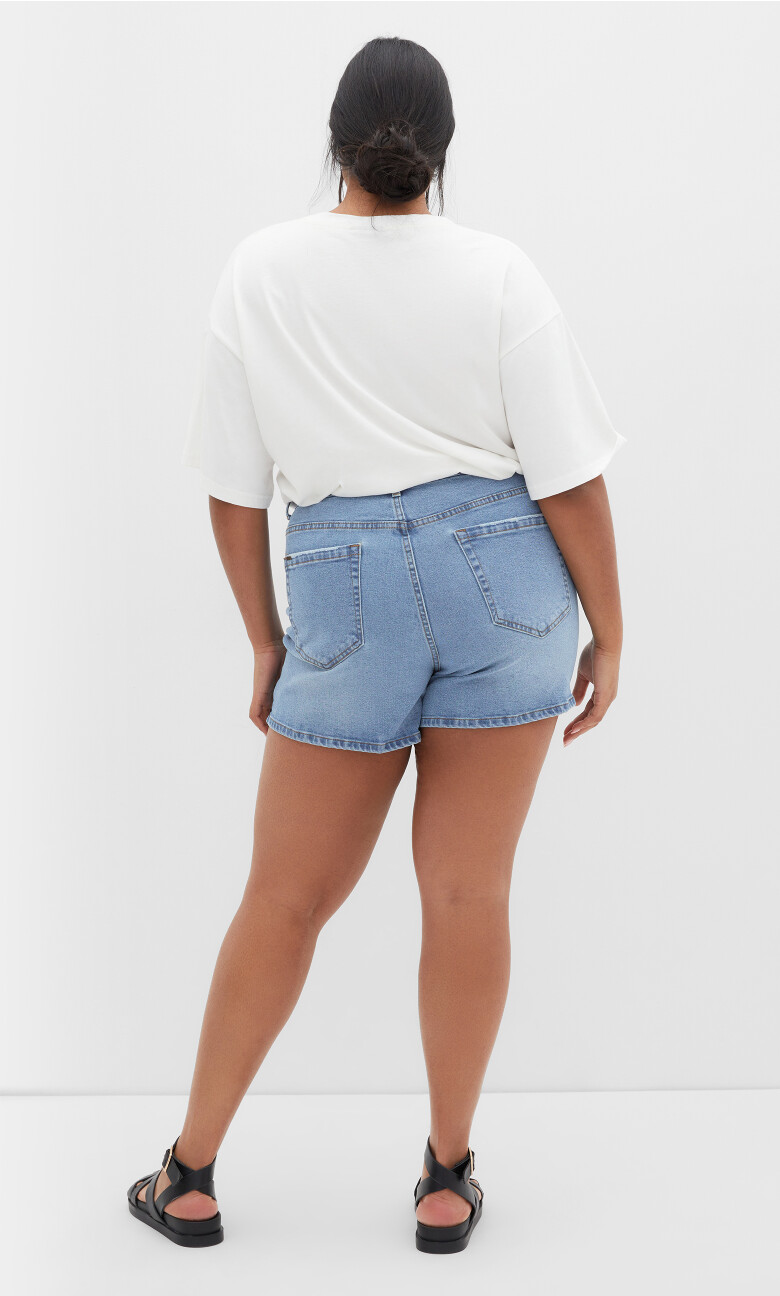 Denim Callie Short - light wash