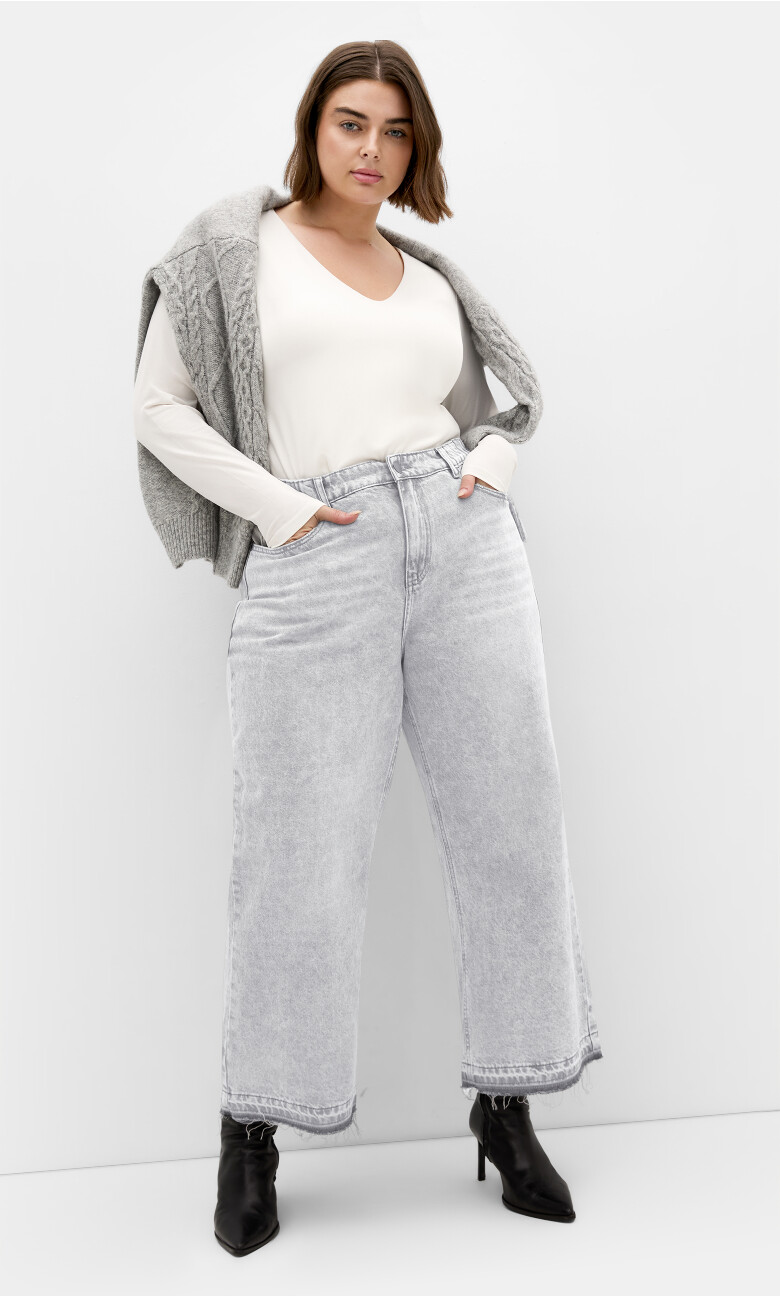 Harley Fit Wide Leg Crop Jean - grey wash