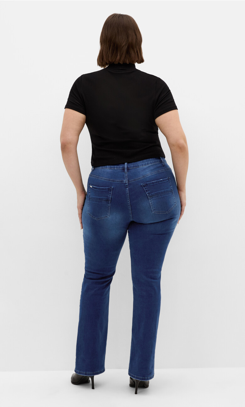Harley Fit Bootleg Petite Jean - mid wash
