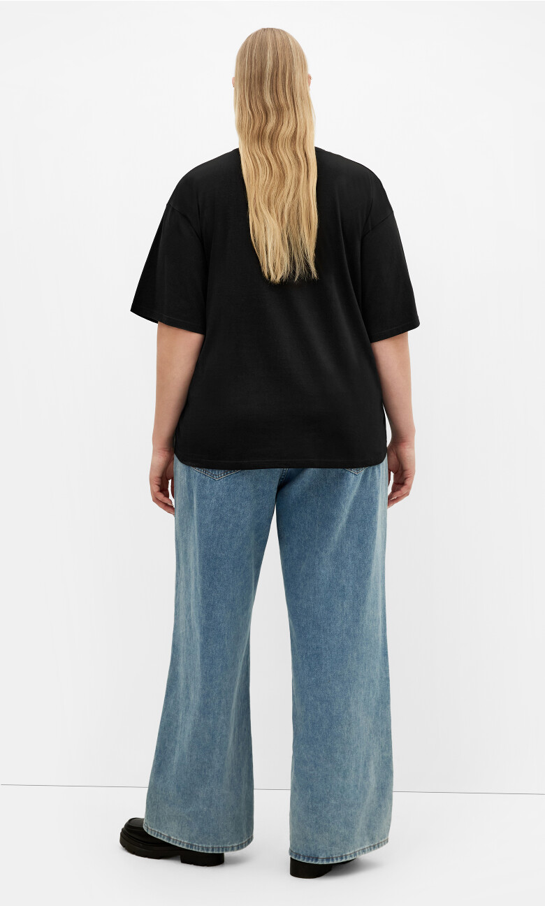 Oversized Outlaw Tee - black